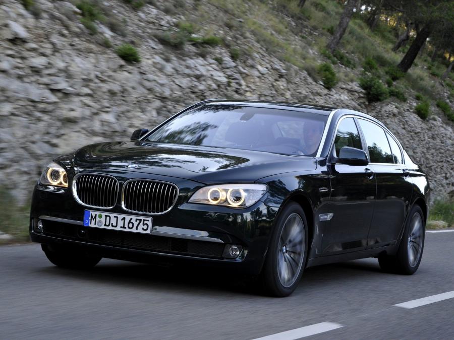  BMW 750Li xDrive 2008 года  (фото 1 из 16)